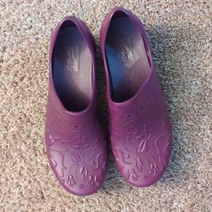 Dansko Womens Clogs Size 38 (7.5-8) Pixie Embossed Shoes Slip On Rubber Nursing
